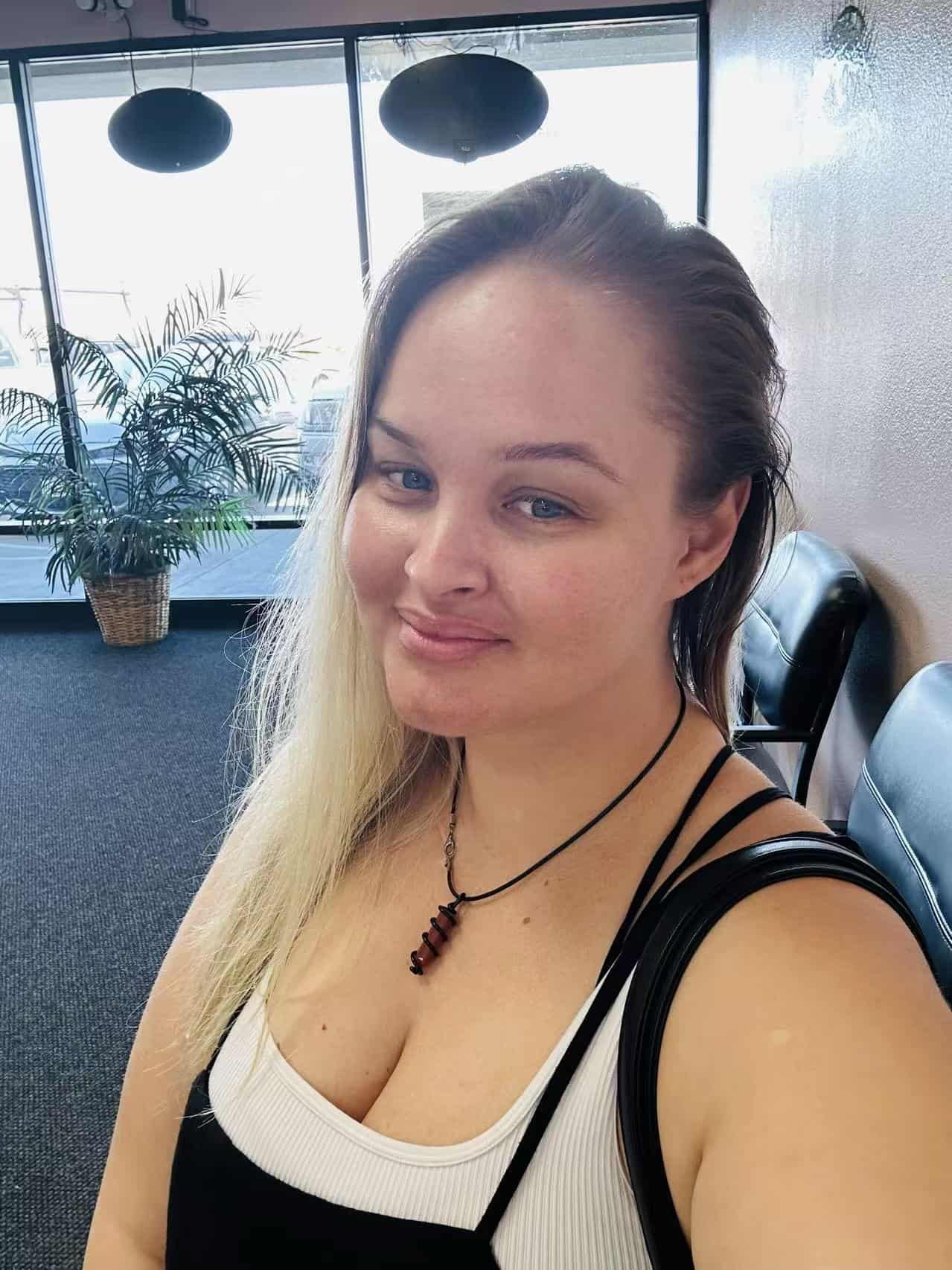 A friendly woman smiles softly, showing warmth and approachability. The setting feels open and welcoming, like Babytree Surrogacy. babytree A friendly woman smiles softly, showing warmth and approachability. The setting feels open and welcoming, like Babytree Surrogacy. babytree